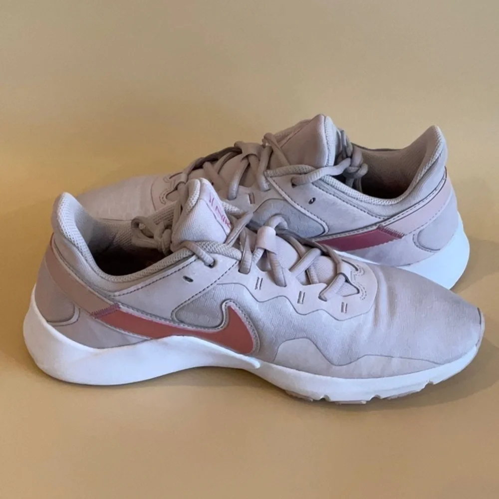 Nike Legend Essential 2 Platinum Violet/Desert Berry - Picture 3 of 9